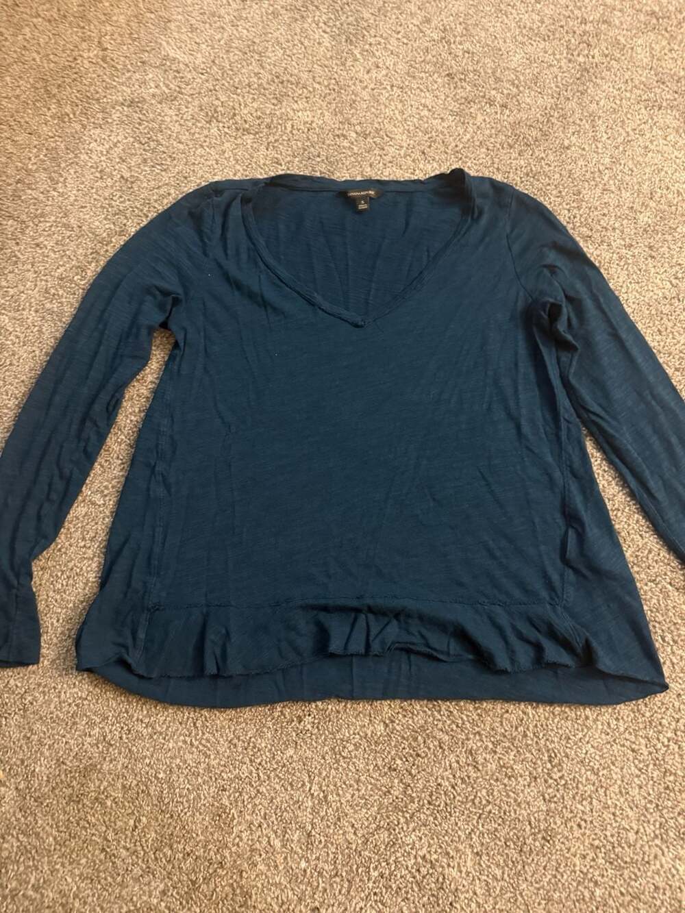 Banana Republic Dark Blue V-Neck Long Sleeve Top with Ruffled Hem Size Small